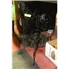 Image 1 : BLACK 3-TIER FOLDABLE METAL PLANT STAND