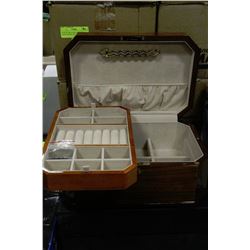 BRAND NEW MADISON BURKE DESIGNS WOODEN