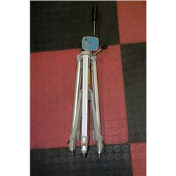 CAMERA TRIPOD