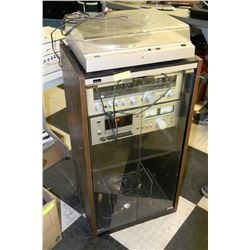 VINTAGE STEREO IN WOOD CABINET: AMP,TUNER,SPEAKERS