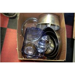 BOX W/BAKING ACCESSORIES INCL. GLASS PIE