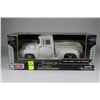 Image 1 : 1956 FORD F-100 PICK UP 1:24 SCALE/ DIE CAST