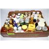Image 1 : FLAT OF SALT AND PEPPER SHAKER COLLECTION
