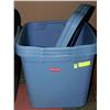 Image 1 : RUBBERMAID BINS W/ LIDS   X 3