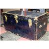 Image 1 : ANTIQUE BLUE METAL TRUNK