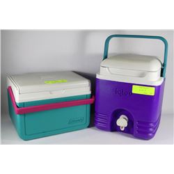 COLEMAN TOTE WITH 1 GALLON IGLOO DRINK COOLER