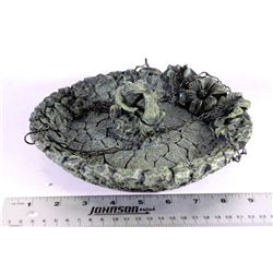 HANGING BIRD FEEDER WITH FROG