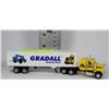 Image 1 : VINTAGE GRADALL GENUINE PARTS TRACTOR TRAILER