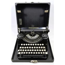 VINTAGE UNDERWOOD TYPEWRITER