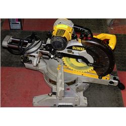 DEWALT DOUBLE BEVEL SLIDING COMPOUND SAW WITH
