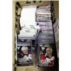 Image 1 : BOX OF OVER 600 HOCKEY CARDS INCLUDING ROOKIE