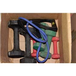 LOT OF ASSORTED HAND WEIGHTS AND TENSION BAND