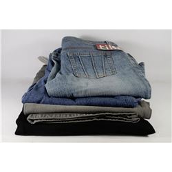 LOT OF 4 PAIRS OF NEW WOMENS JEANS