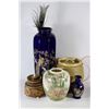Image 1 : BOX WITH BLUE JAPANESE VASES, PEACOCK FEATHER &