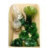 Image 1 : BOX WITH GREEN DEPRESSION GLASS