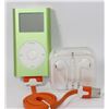 Image 1 :  4GB iPOD W/ EARBUD HEADPHONES