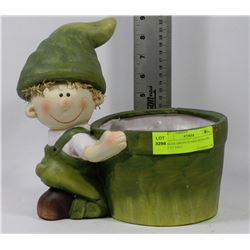 LARGER GREEN SCARECROW-6 IN POT 11" TALL