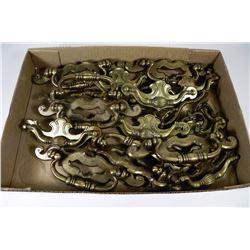 FLAT OF VINTAGE BRASS HANDLES