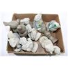 Image 1 : FLAT OF CEMENT PAINTABLE ORNAMENTS WITH SET OF