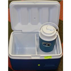 RUBBERMAID BLUE & WHITE COOLER W/TRAY