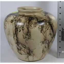 RUSSEL "ARTIST" NAVAGO VASE MADE WITH HORSE HAIR