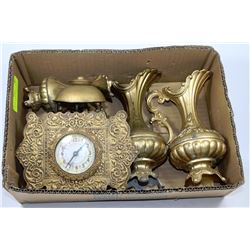 VINTAGE CLOCK WITH 3 VASES