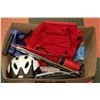 Image 1 : BOX W/BIKING ACCESSORIES INCL. SADDLE-BAG