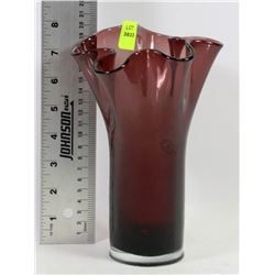 ART GLASS VASE