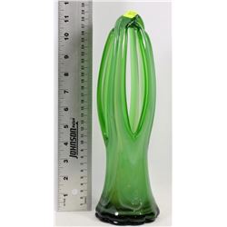 ART GLASS VASE