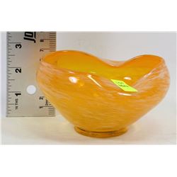 ART GLASS BOWL
