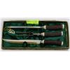 Image 1 : VINTAGE CARVING SET