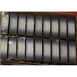 FLAT OF RECLAIMED GOLF BALLS CALLAWAY WARBIRD