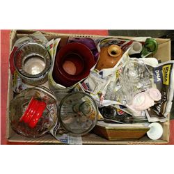 BOX WITH CANDLE HOLDERS AND VASES