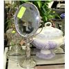 Image 1 : VINTAGE ESTATE VANITY MIRROR WITH OIL LAMP AND