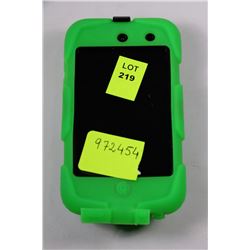 APPLE iPOD WITH DUAL CAMERAS AND SURVIVOR CASE