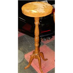 TALL OAK PLANT STAND