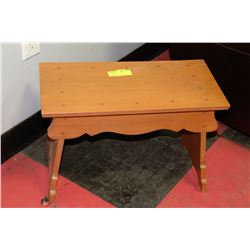 MAPLE STEP STOOL
