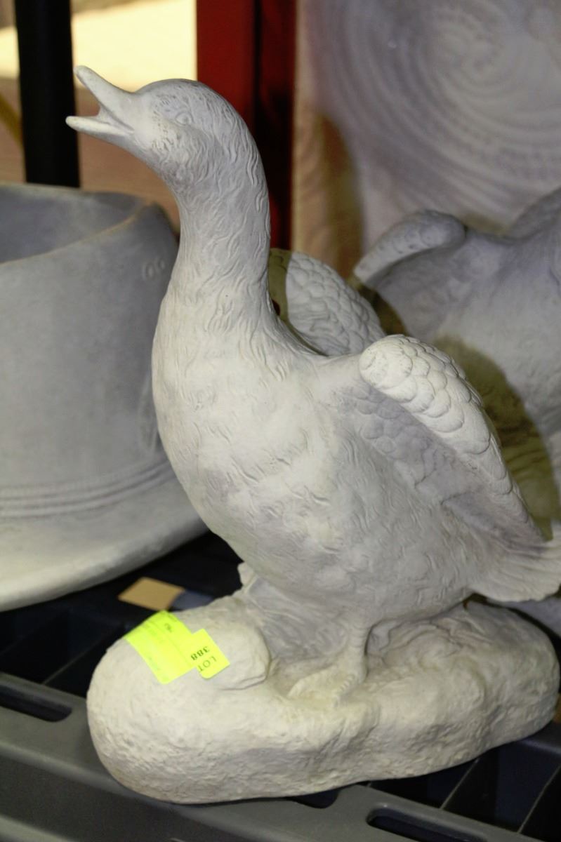 CONCRETE GOOSE 14" H