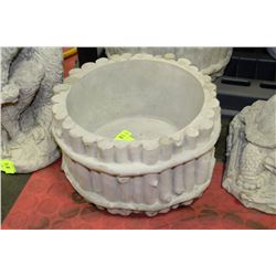 CONCRETE PLANT POT - 11"