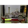 Image 1 : NATCHEZ PADDLE BOAT MUSICAL DECANTER
