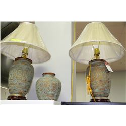 PAIR OF STONE STYLE PORCELAIN LAMPS WITH MATCHING