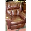 Image 1 : BROWN RECLINING LEATHERETTE SOFA CHAIR