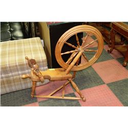 VINTAGE MAPLE SPINNING WHEEL