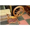 Image 1 : VINTAGE MAPLE SPINNING WHEEL