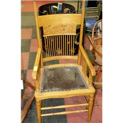 ANTIQUE WOOD ARMCHAIR