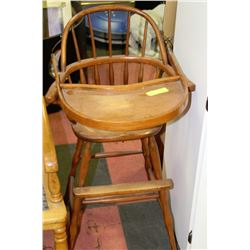 VINTAGE WOOD HIGHCHAIR