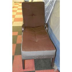 OUTDOOR PLUSH LOUNGE CHAIR ON WHEELS