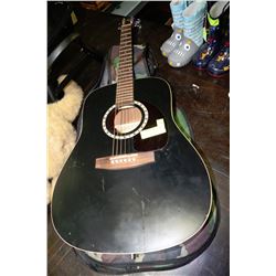 ART & LUTHERIE CEDAR BLACK GUITAR WITH BAG CASE