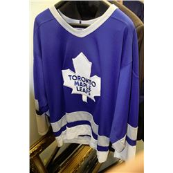 CCM TORONTO MAPLE LEAFS JERSEY SIZE LARGE
