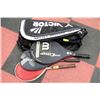 Image 1 : VICTOR BAG WITH 3 TENNIS RACQUETS INCL WILSON